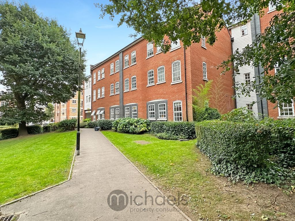 1 bed flat for sale in Albany Gardens, Colchester CO2, £160,000 Zoopla
