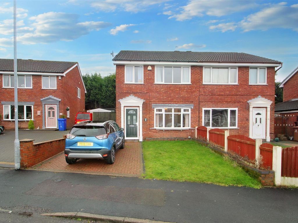 3 bed semidetached house for sale in ster Avenue, Parkhall, Stoke
