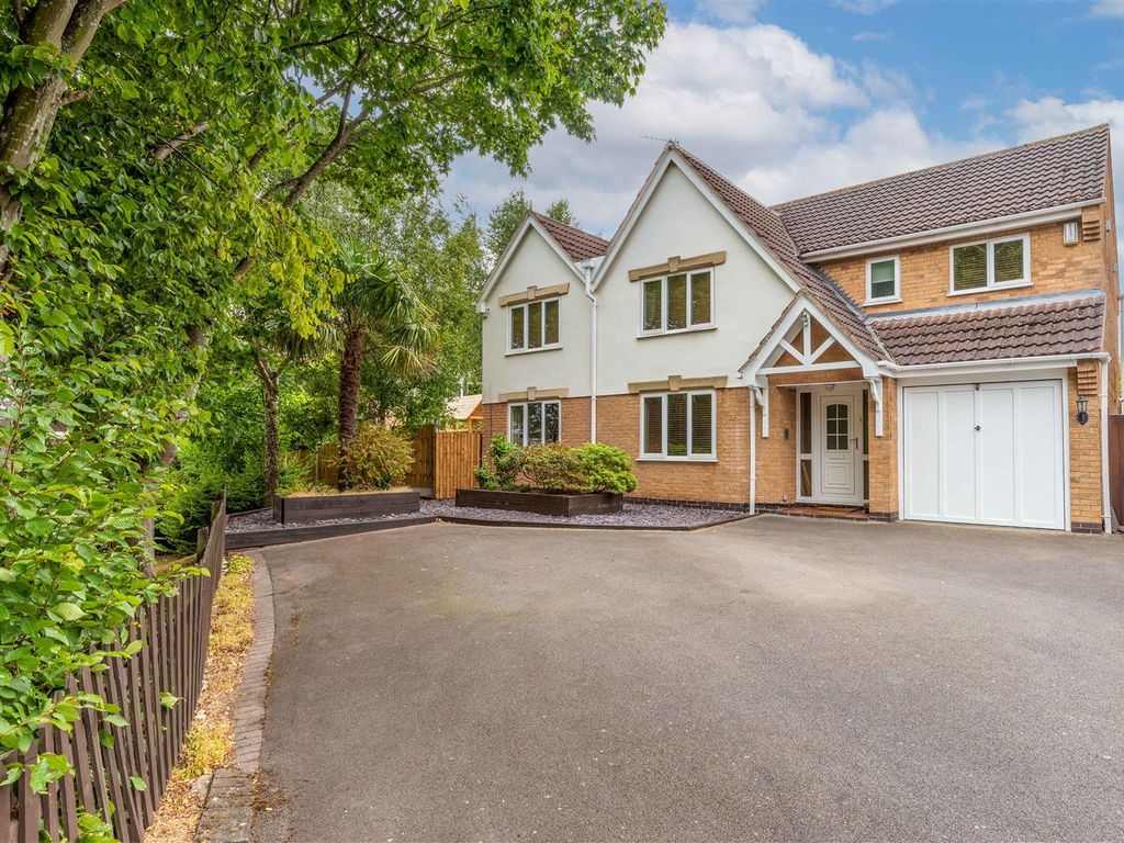 5 bed detached house for sale in Fox Road, Castle Donington, Castle