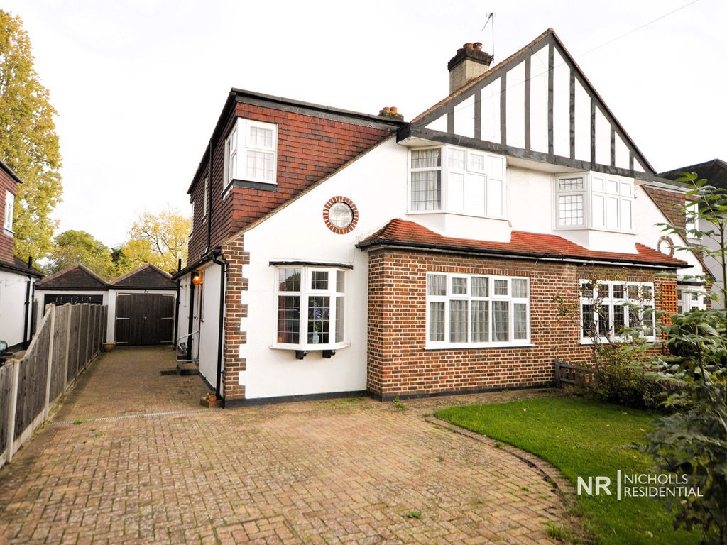 5 bed semidetached house for sale in Oaks Avenue, Worcester Park