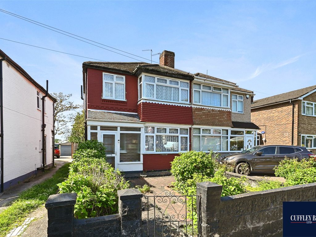 3 bed semidetached house for sale in Bilton Road, Perivale, Middlesex