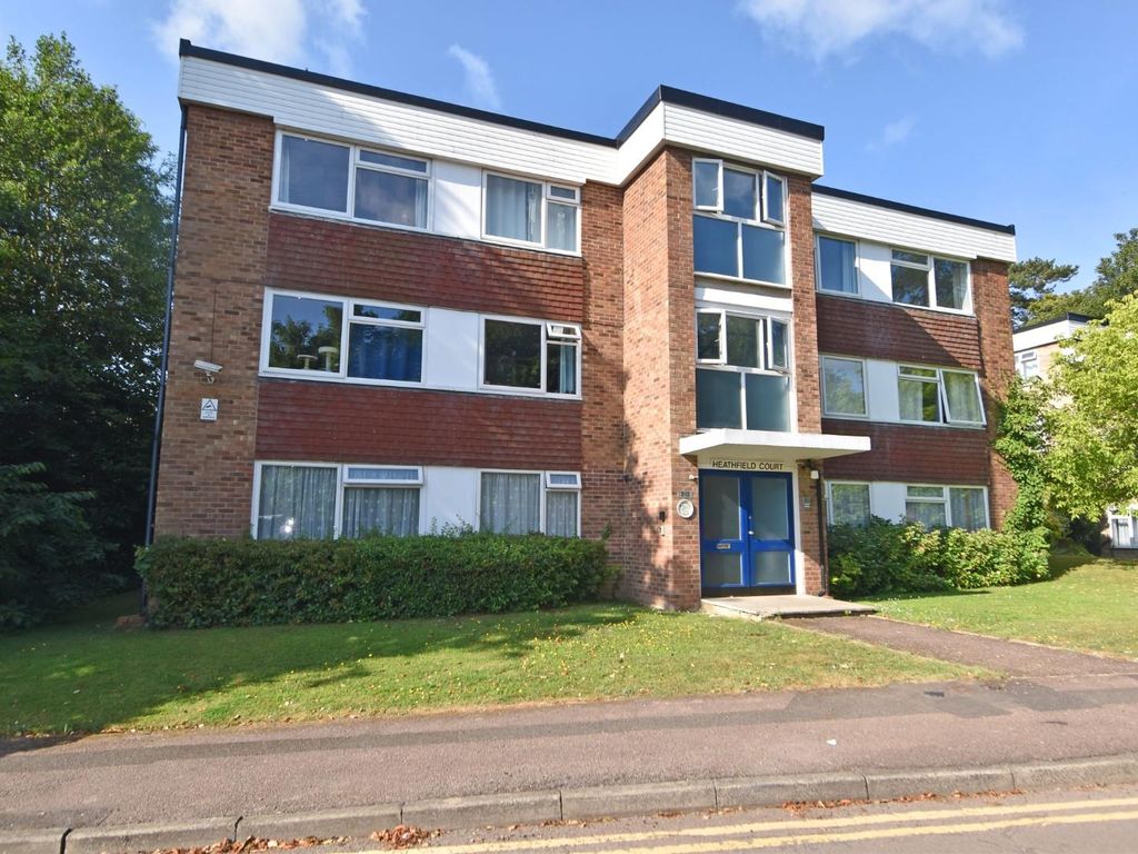 2 bed flat for sale in Heathfield Court, Heathfield Road, Ashford TN24