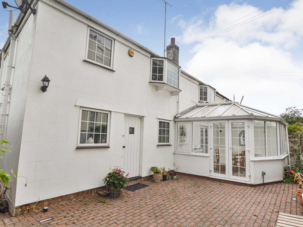 Wellington Square Cheltenham Gloucestershire GL50  