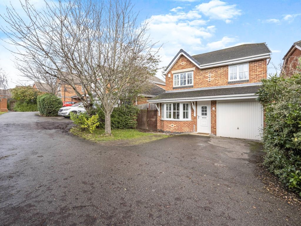 4 bed detached house for sale in Lawnwood Drive, Goldthorpe, Rotherham