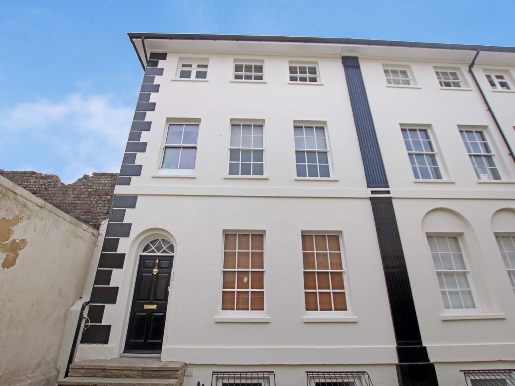 2 bed flat for sale in Caledonian Place, West Buildings, Worthing BN11