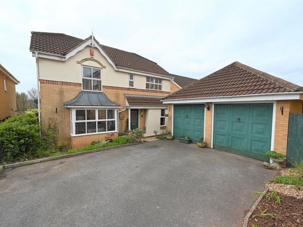 4 bed detached house for sale in Spencer Drive, Midsomer Norton