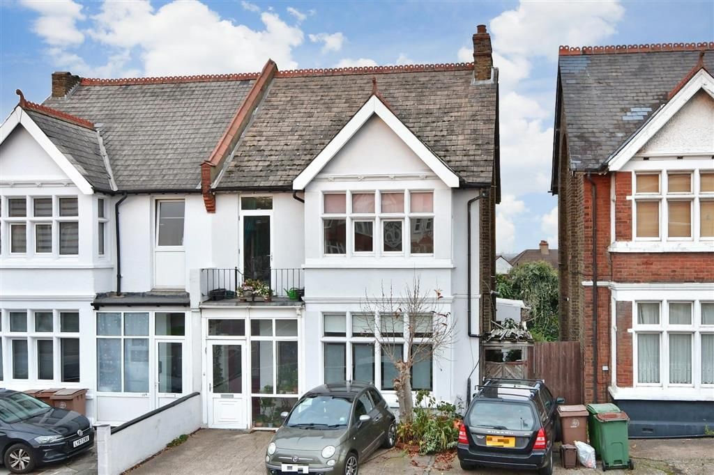 5 bed semidetached house for sale in Carshalton Road, Sutton, Surrey
