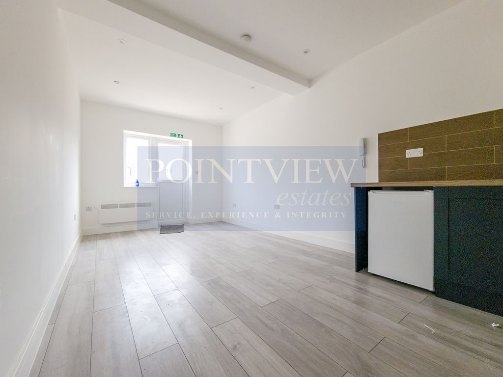 Studio to rent in Keith Way, SouthendOnSea SS2 Zoopla