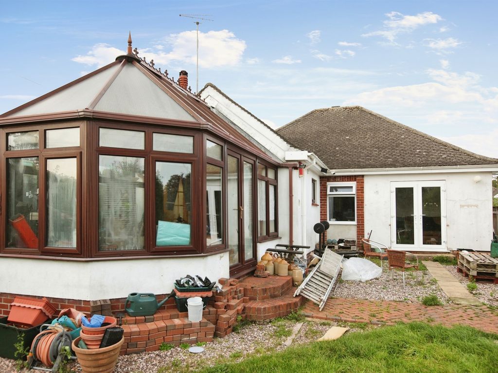 3 bed detached bungalow for sale in Jacks Lane, Torquay TQ2, £340,000
