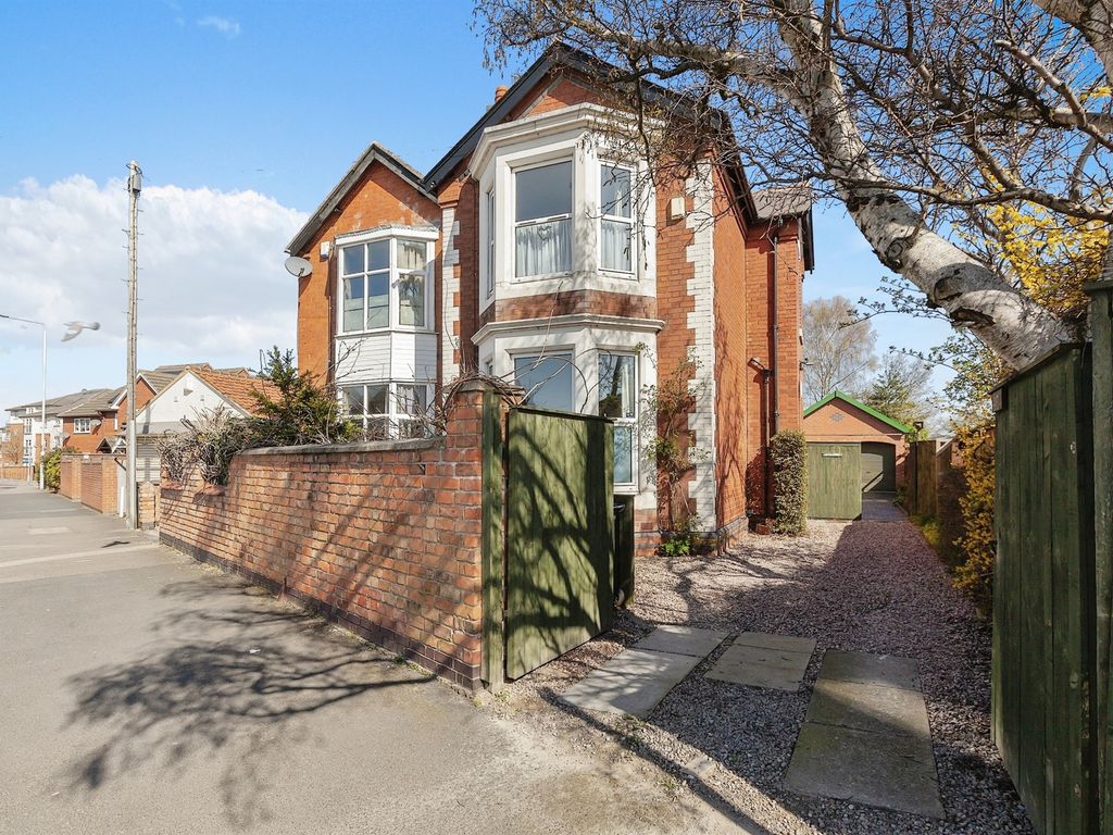 4 bed detached house for sale in Derby Road, Loughborough LE11 Zoopla