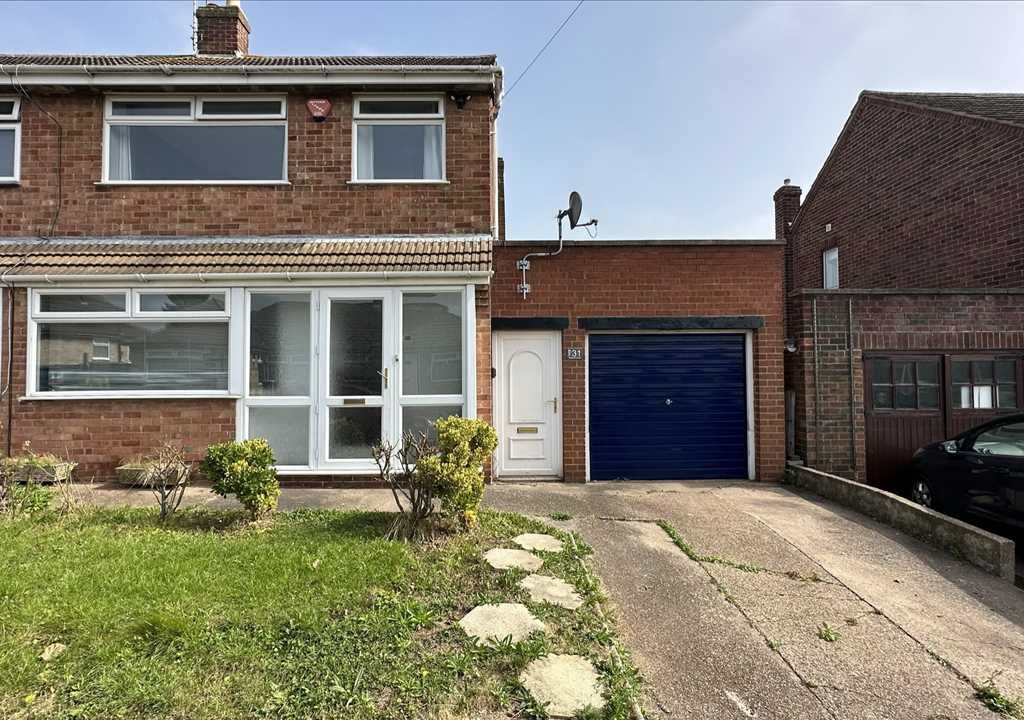 3 bed semidetached house for sale in Chatsworth Avenue, Radcliffe On