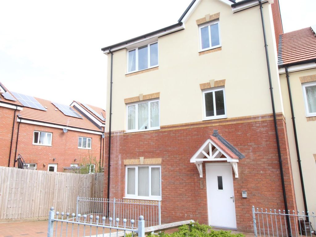 2 bed flat to rent in Clos Cae Nant, Cwmbran NP44, £700 pcm Zoopla