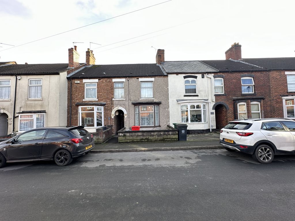 4 bed property for sale in 18 Wood Street, Church Gresley, Swadlincote