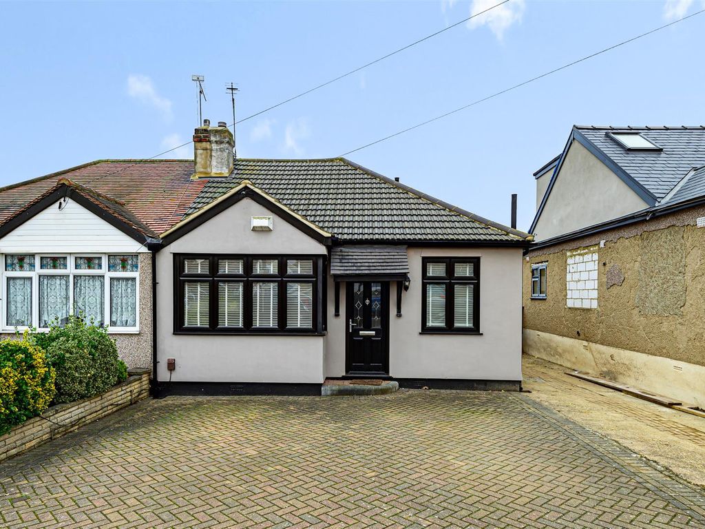 3 bed semidetached bungalow for sale in David Drive, Harold Wood