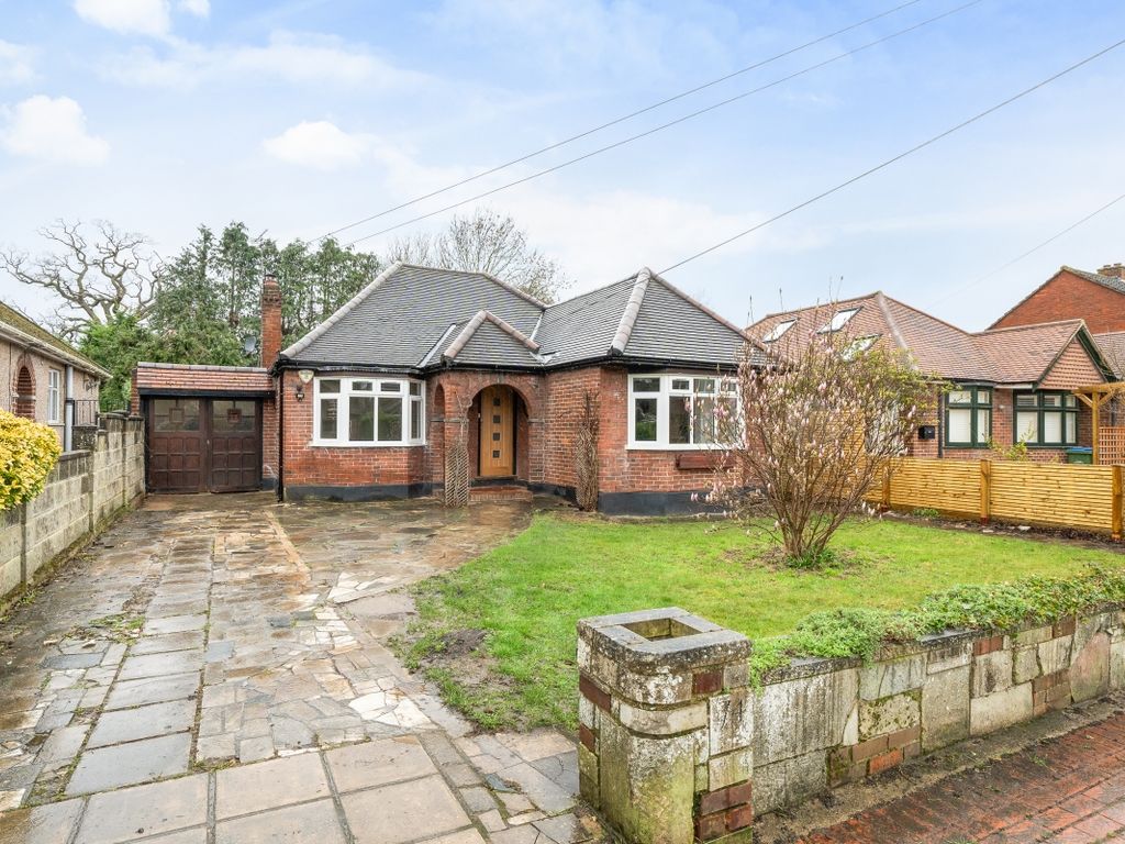 3 bed bungalow to rent in Cranbrook Drive, Esher KT10, £2,750 pcm Zoopla