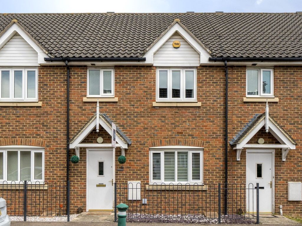 3 bed terraced house to rent in Stoneleigh Road, Bickley, Kent BR1, £