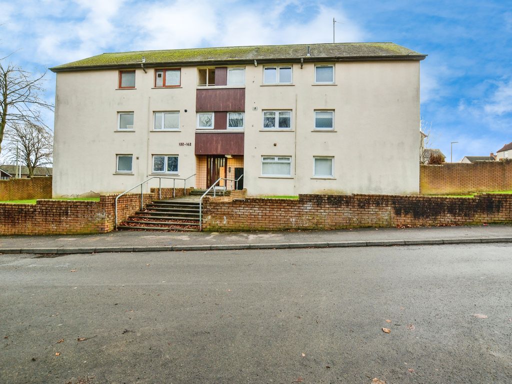 2 bed flat for sale in Queen Margaret Drive, Glenrothes KY7, £52,500