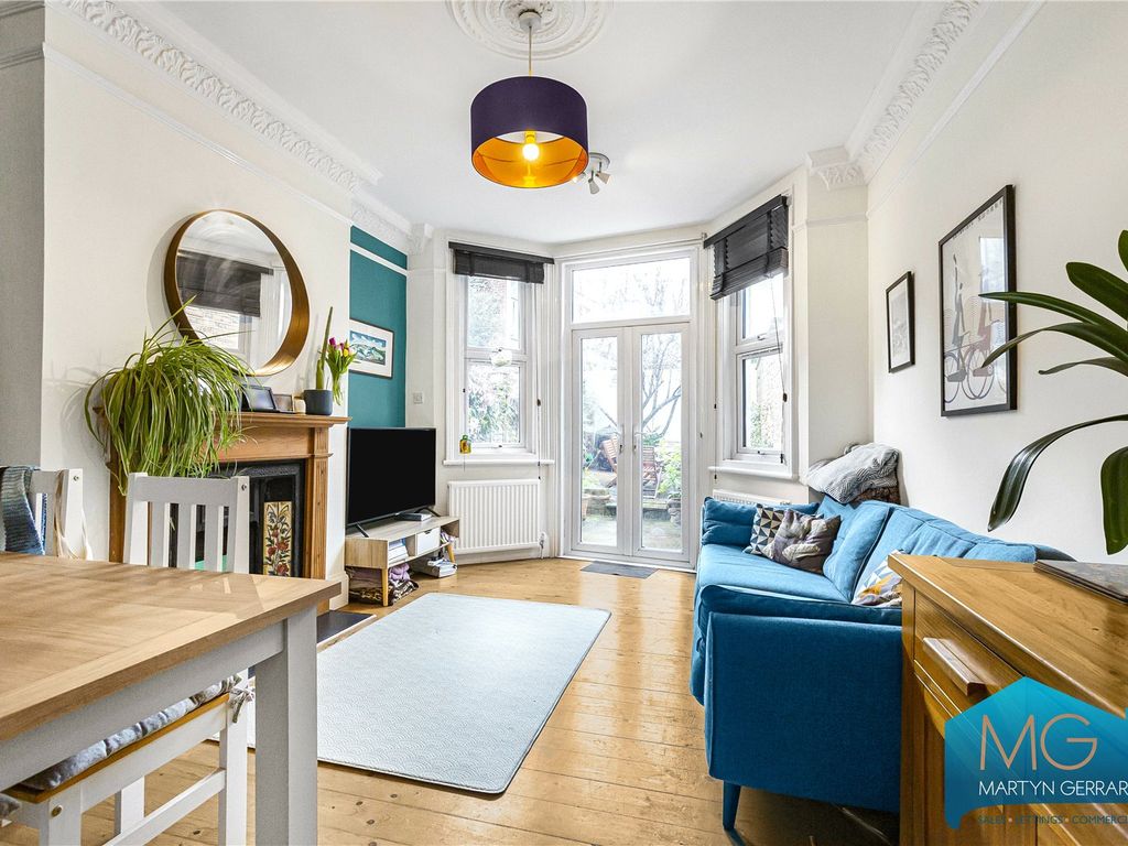 2 bed flat for sale in Harvey Road, London N8, £600,000 Zoopla