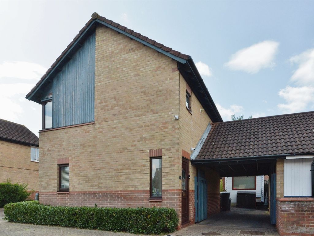 3 bed linkdetached house for sale in Peers Lane, Shenley Church End