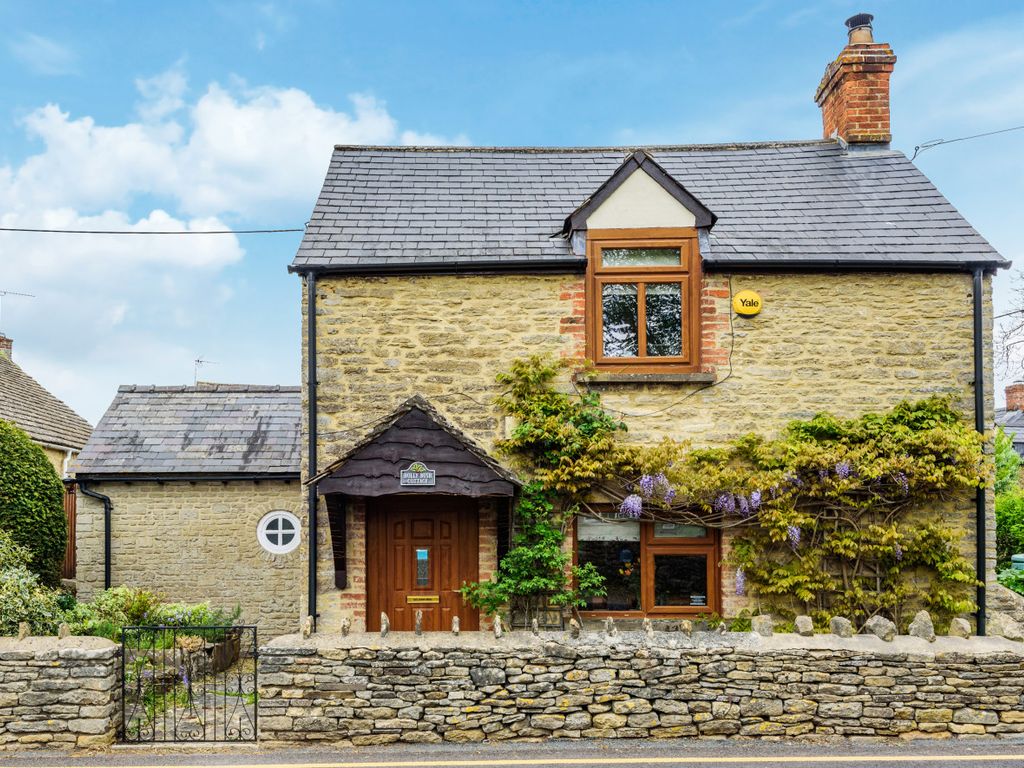 2 bed detached house for sale in Kempsford, Fairford, Gloucestershire