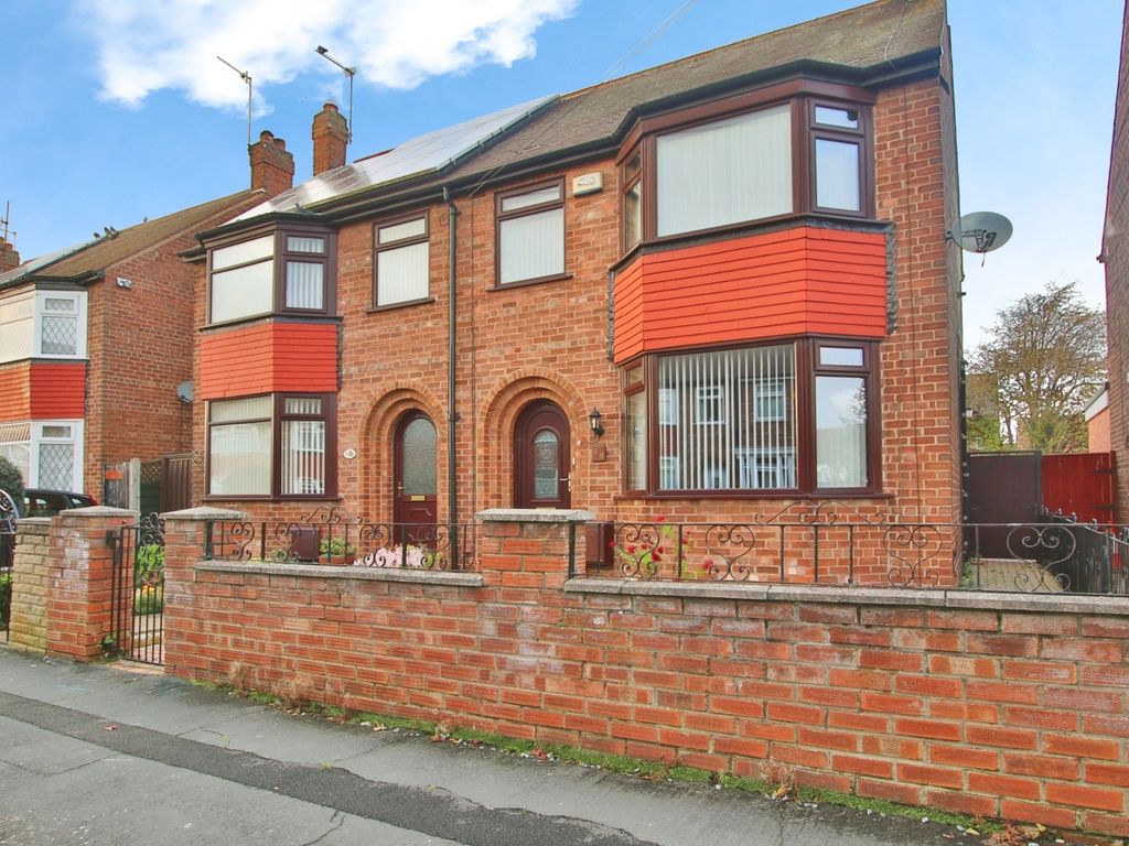 3 bed semidetached house for sale in Mollison Road, Hull HU4, £150,000