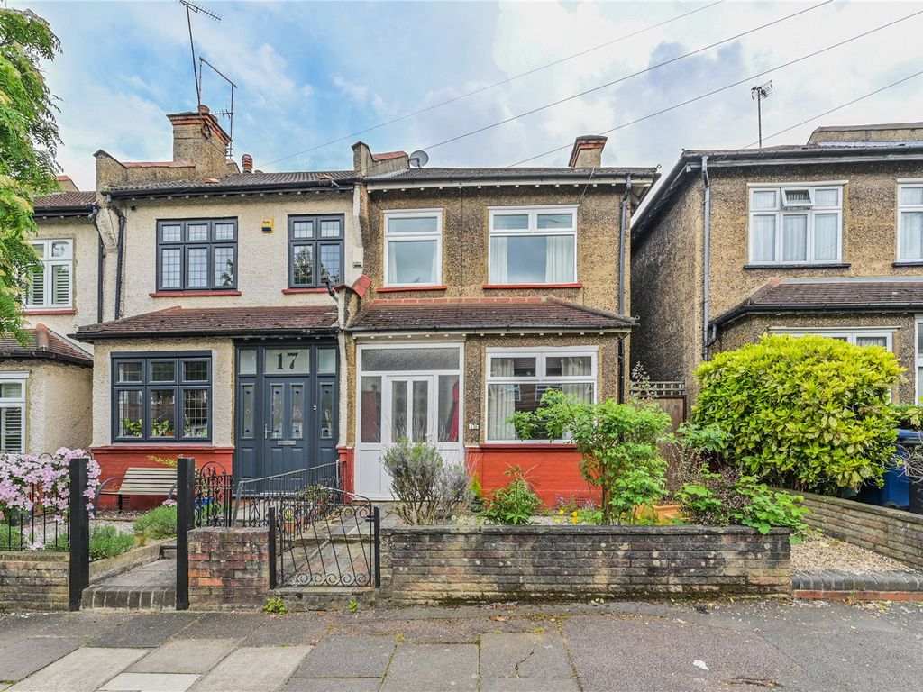 2 bed end terrace house for sale in Marne Avenue, London N11 Zoopla