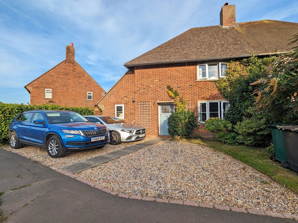2 bed semidetached house for sale in 37 Garsons Road, Southbourne