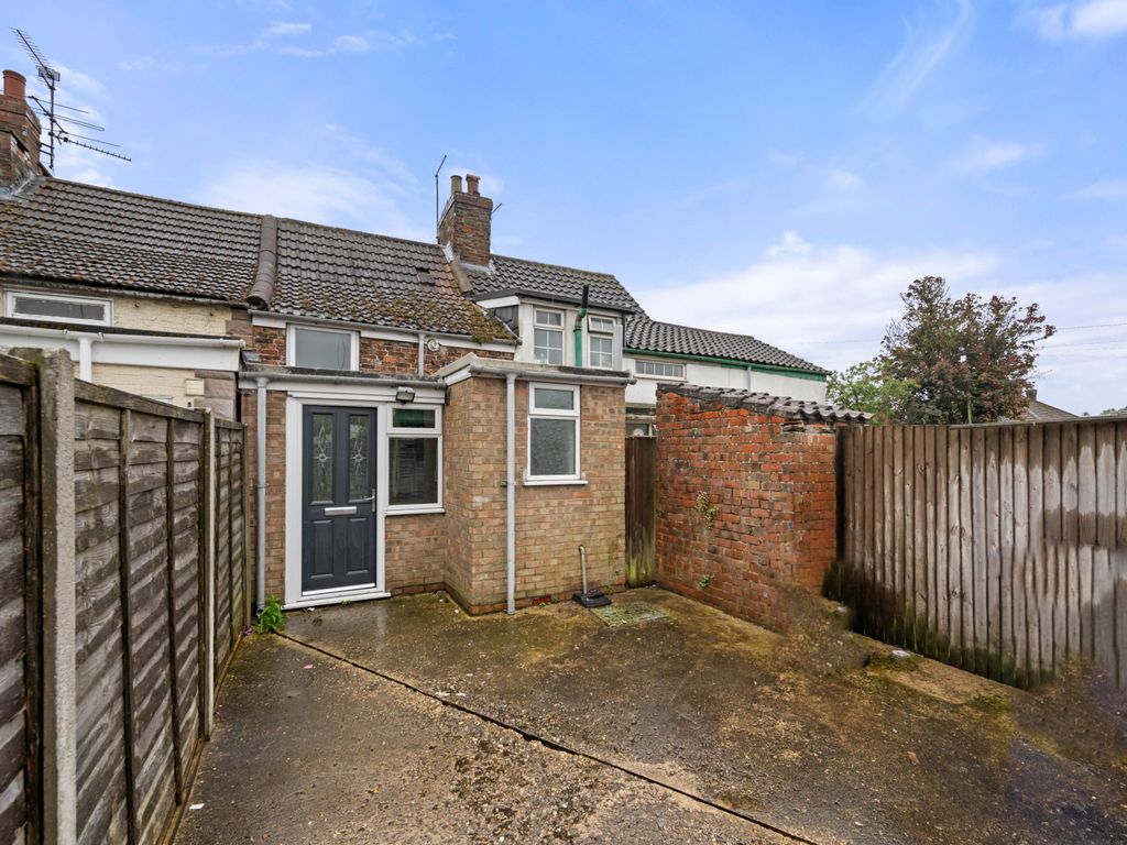 2 bed terraced house for sale in Wyberton Low Road, Boston PE21, £