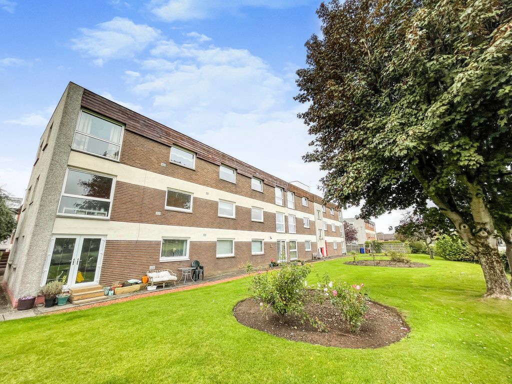 2 bed flat for sale in Greenlaw Drive, Paisley PA1 Zoopla