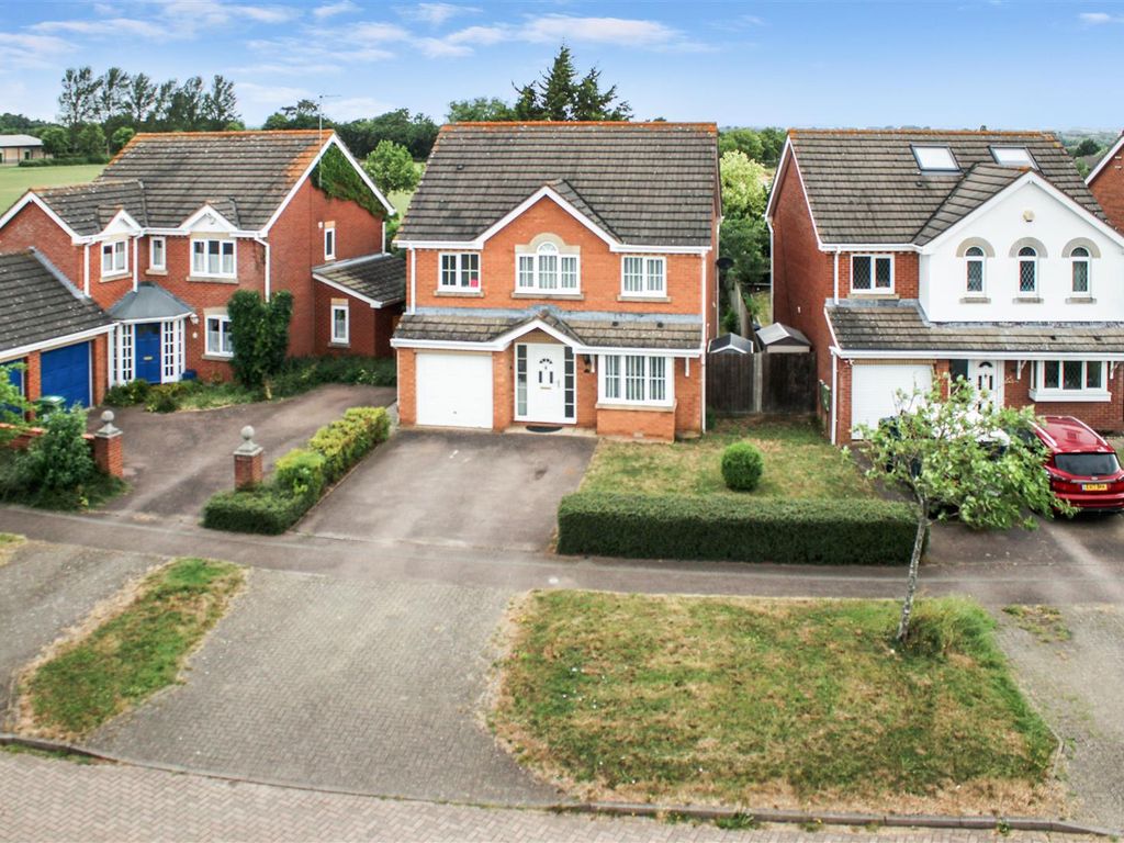 4 bed detached house for sale in Frithwood Crescent, Kents Hill, Milton