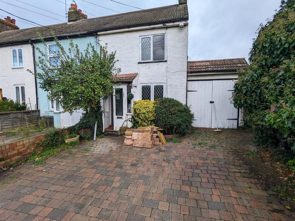 3 bed end terrace house for sale in Heath Road, Orsett, Grays RM16, £