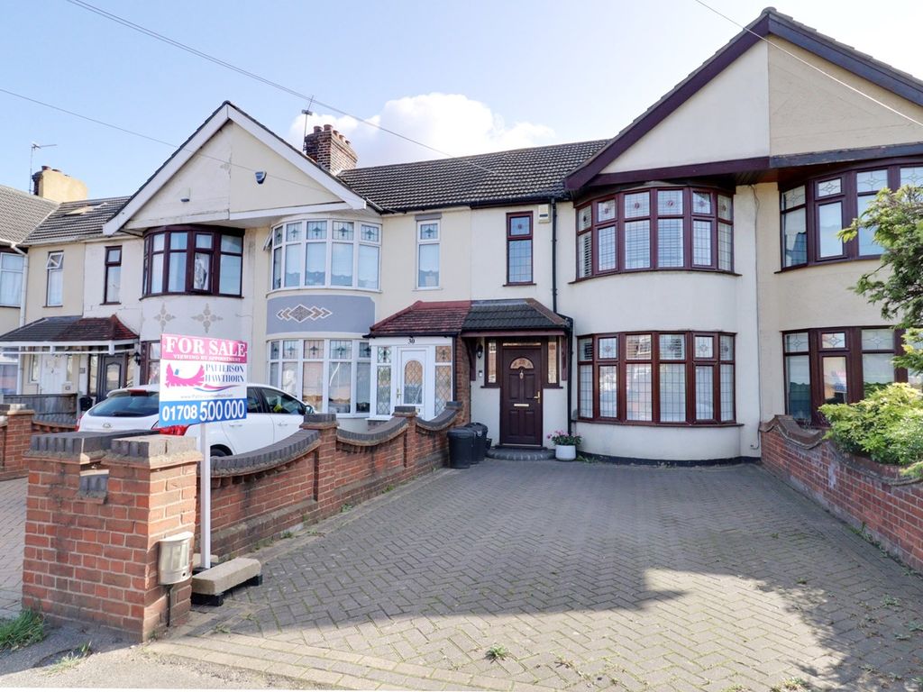 3 bed terraced house for sale in South End Road, Rainham RM13, £400,000
