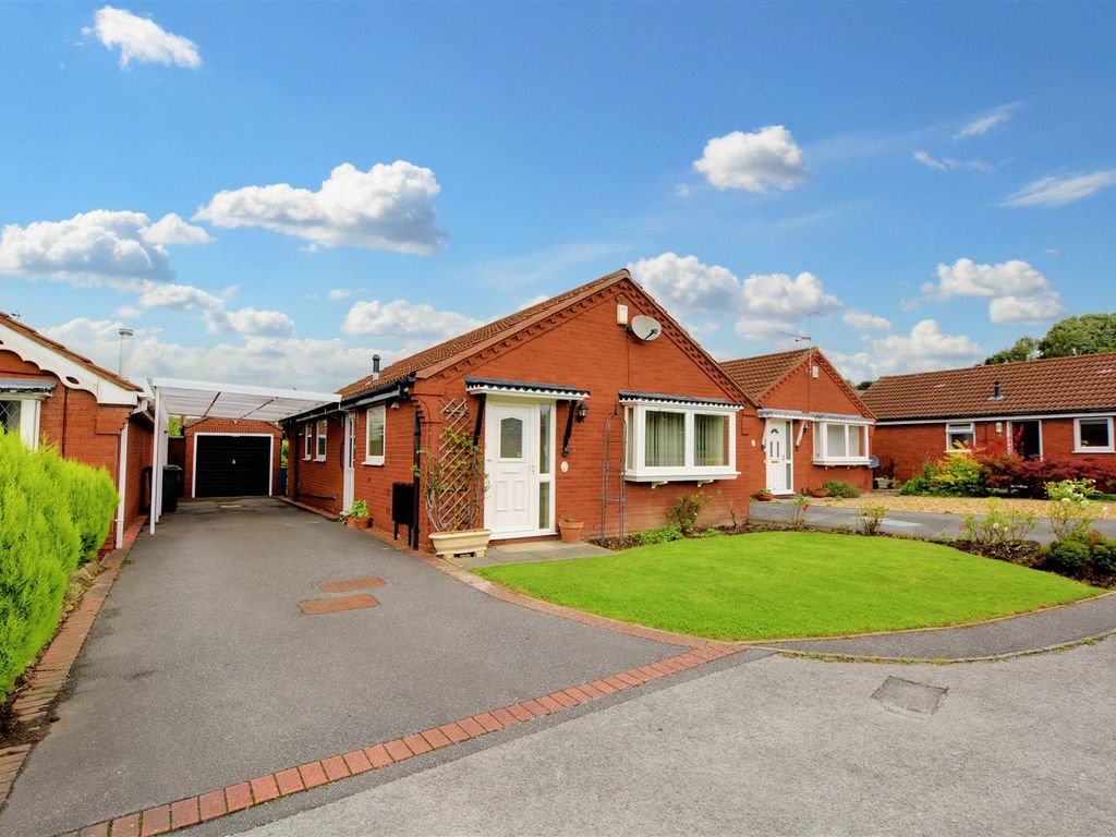 3 bed detached bungalow for sale in Winterbourne Drive, Stapleford