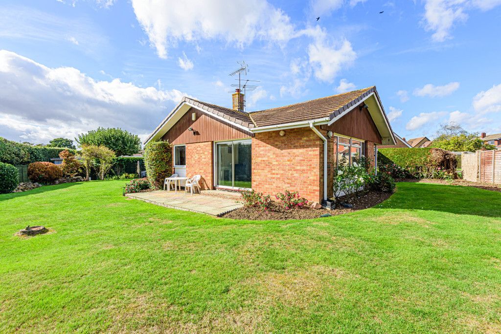 3 bed bungalow for sale in Lane End Close, Shinfield, Reading