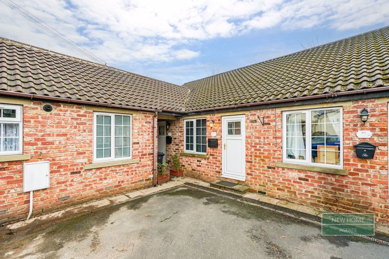 1 bed mews house for sale in Ash Mews, Badger Hill, Harrogate Road