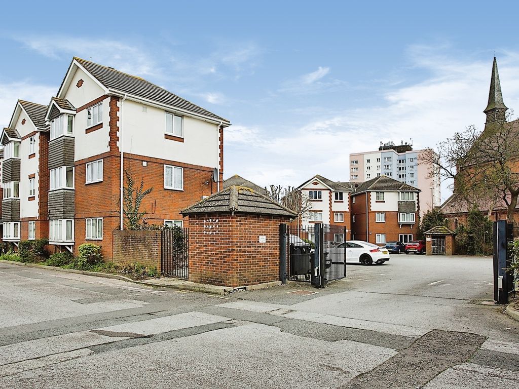 1 bed flat for sale in Whiteacres Close, Gosport PO12 Zoopla