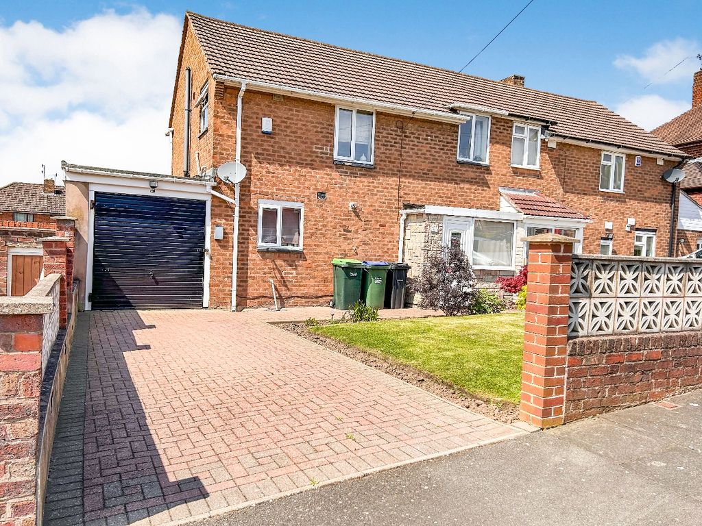 3 bed semidetached house for sale in Farm Road, Rowley Regis B65 Zoopla