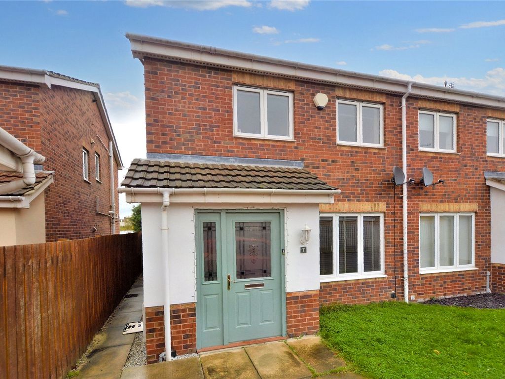 3 bed semidetached house for sale in Forrester Court, Robin Hood