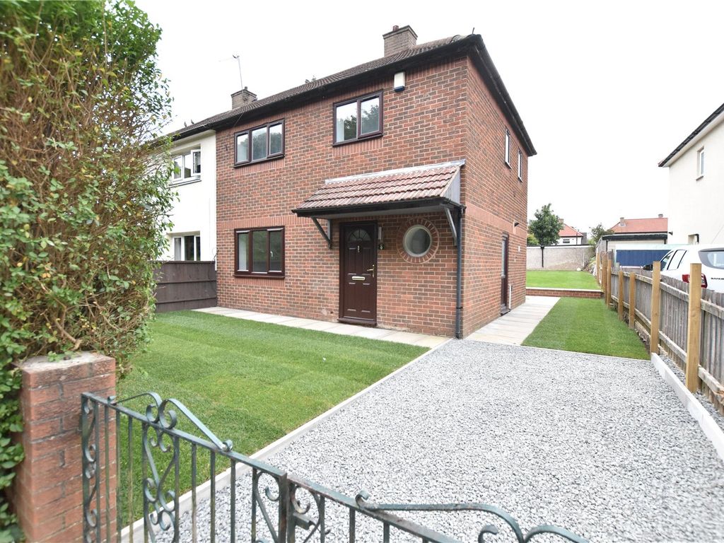 3 bed semidetached house for sale in Swarcliffe Avenue, Leeds, West