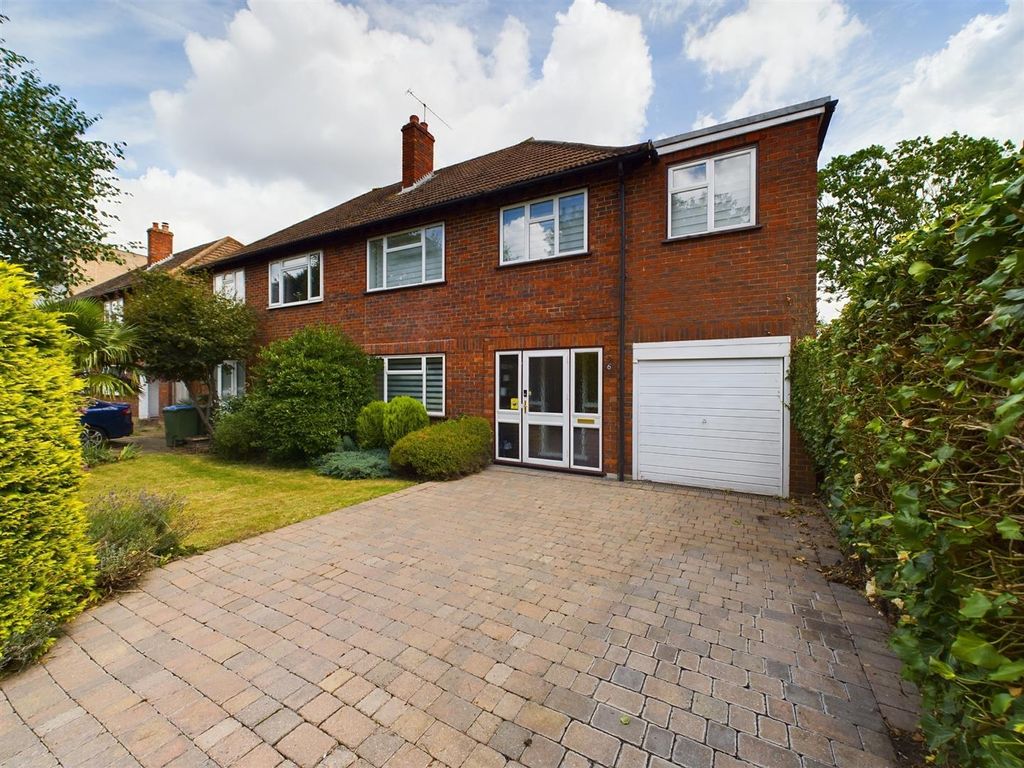 4 bed property for sale in Molesey Road, West Molesey KT8 Zoopla