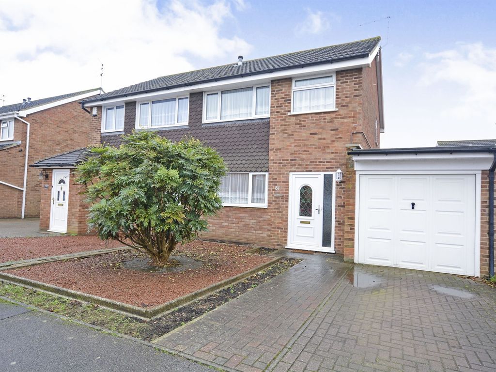 3 bed semidetached house for sale in Torrington Crescent