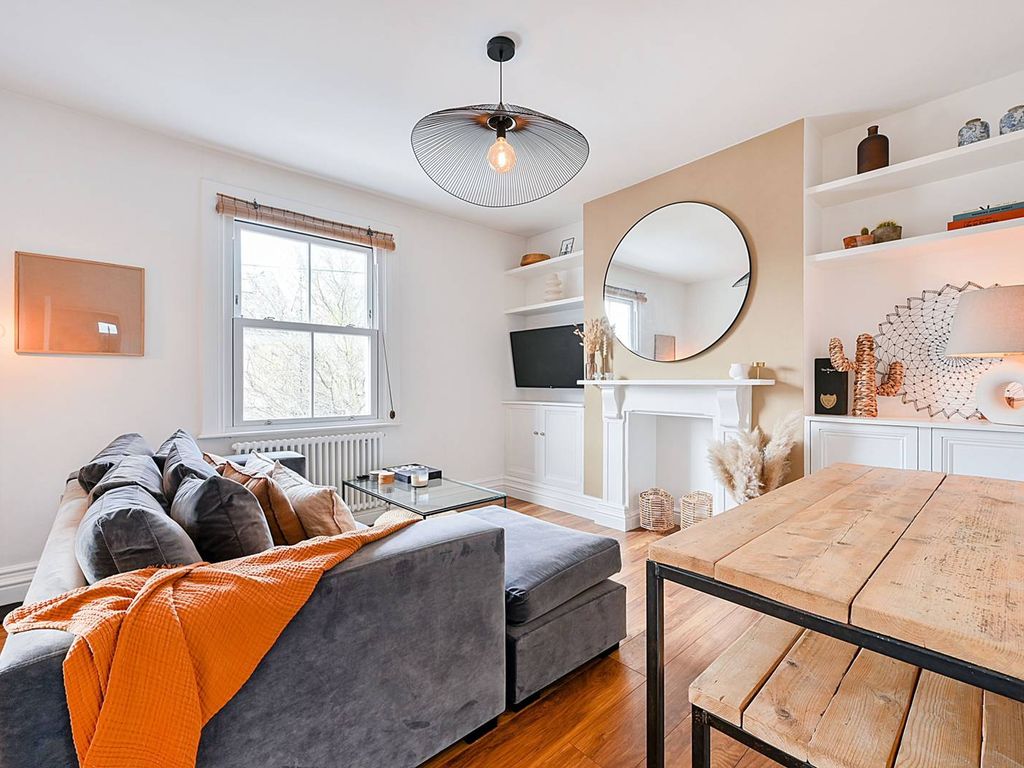 2 bed flat to rent in Milton Road, Poet's Corner, London W3, £2,400 pcm Zoopla