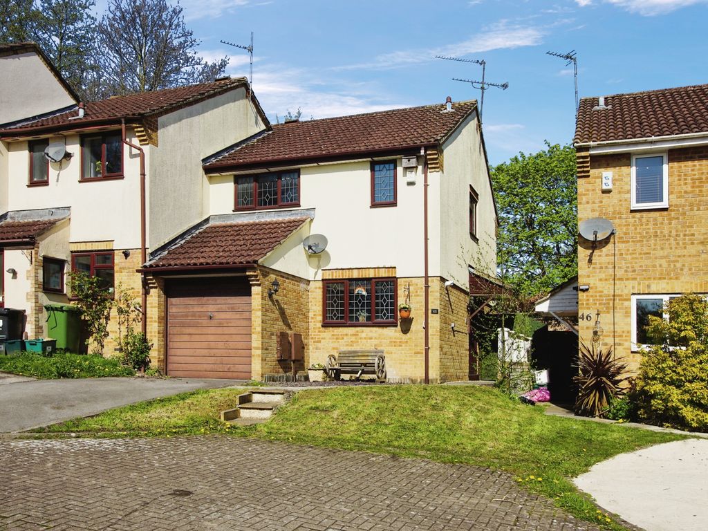 3 bed end terrace house for sale in Wedmore Close, Bristol