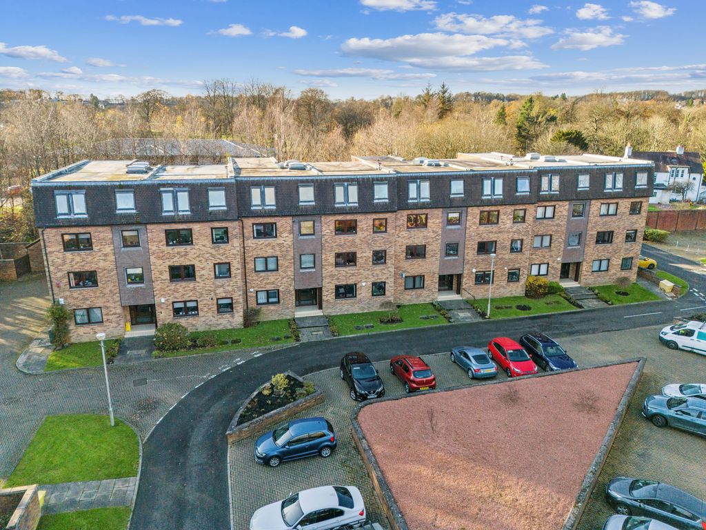 2 bed flat for sale in Killermont View, Bearsden, Glasgow G20, £150,000