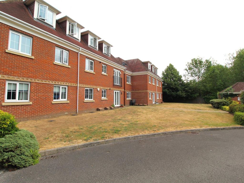 2 bed flat for sale in Woburn Hill, Addlestone KT15, £315,000 Zoopla