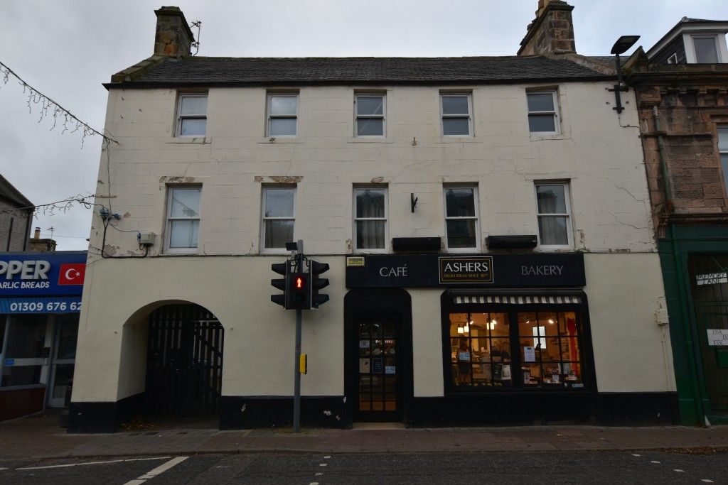 2 bed flat to rent in High Street, Forres IV36, £600 pcm Zoopla