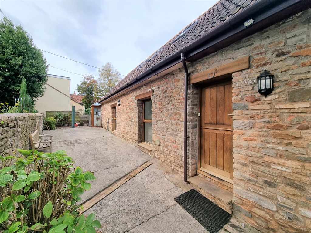 3 bed barn conversion to rent in Post Office Lane, Flax Bourton