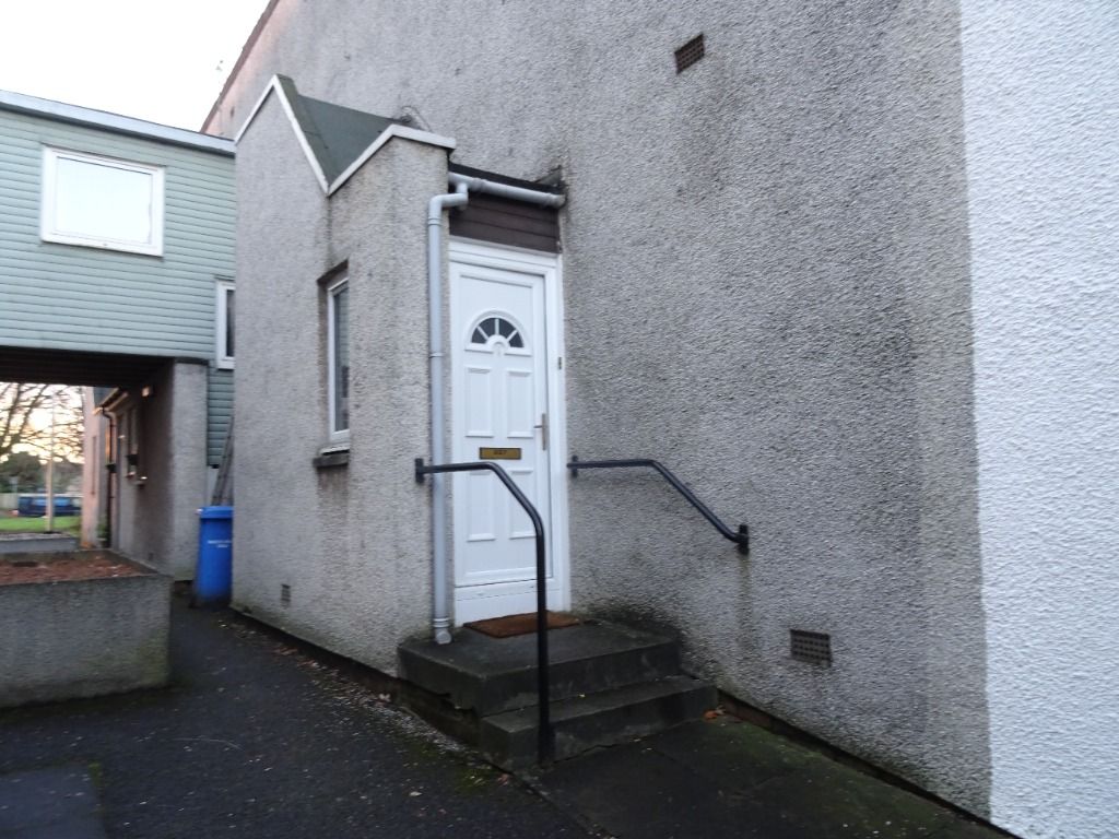 2 bed to rent in Craigie Drive, Craigie, Dundee DD4, £775
