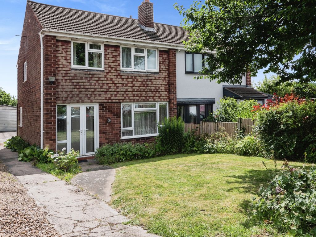 3 bed semidetached house for sale in Millfield Crescent, Leicester, Leicestershire LE3, £