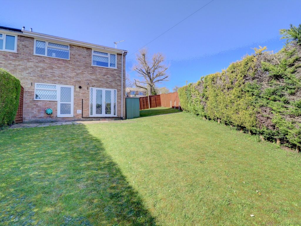 3 bed semidetached house for sale in Columbine Road, Widmer End, High